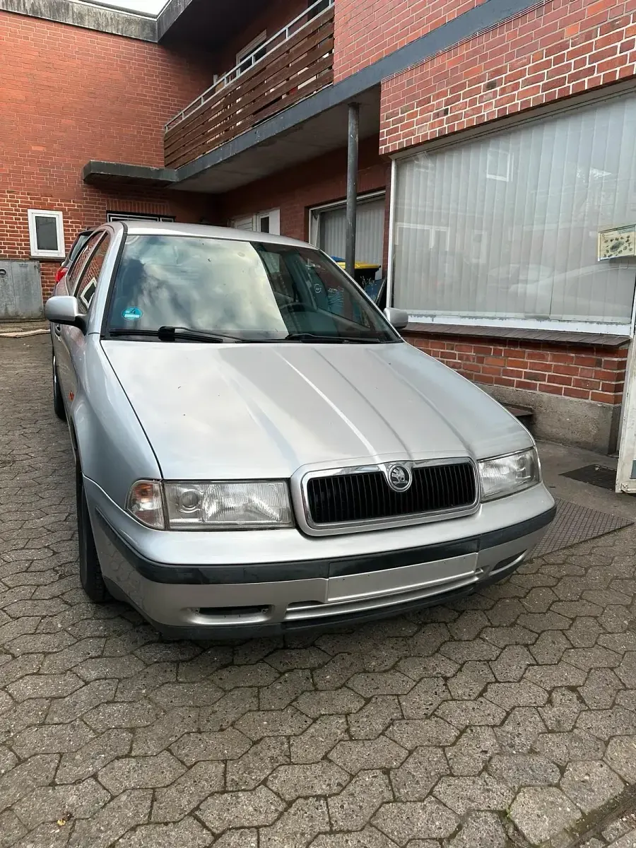 Gebraucht Skoda Octavia 116 PS (85 kW) 2000 Silber Limousine