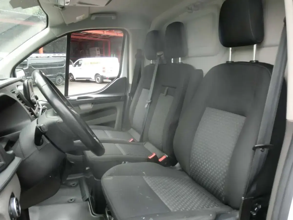 Gebraucht Ford Transit Custom Trend 131 PS (96 kW) 2020 Frost  weiß Van