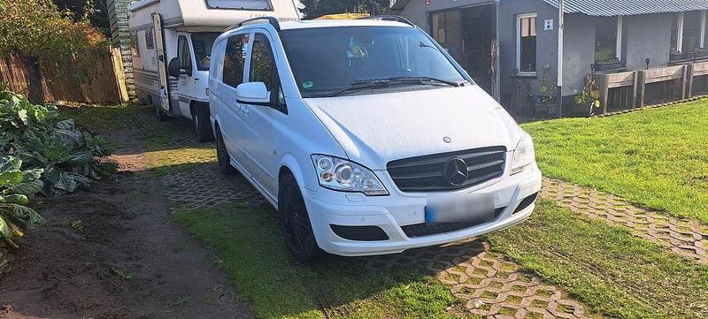 Weiß Gebraucht 2013 Mercedes Vito Edition Abholung | 12.000 € (Etwas zu teuer) - Bild 1/4