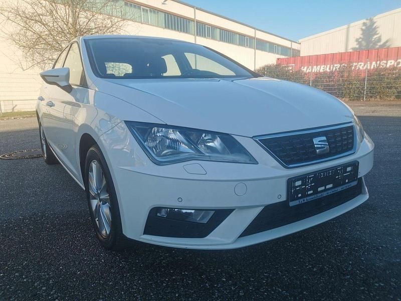 Weiß Gebraucht 2017 Seat Leon Style Limousine | 7.490 € (Guter Preis) - Bild 1/4