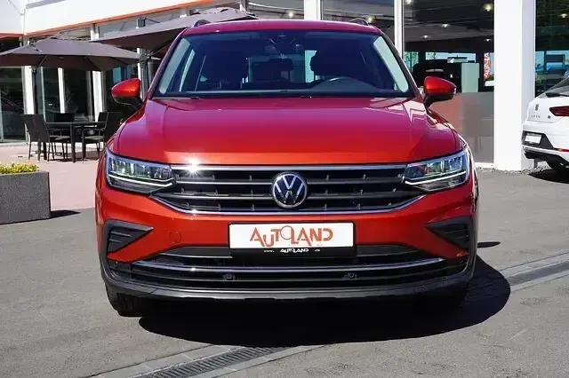 Gebraucht VW Tiguan Life 245 PS (180 kW) 2021 Kings red metallic SUV