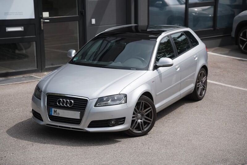 Silber Gebraucht 2009 Audi A3 Sportback S-Line Limousine | 7.300 € - Bild 1/4