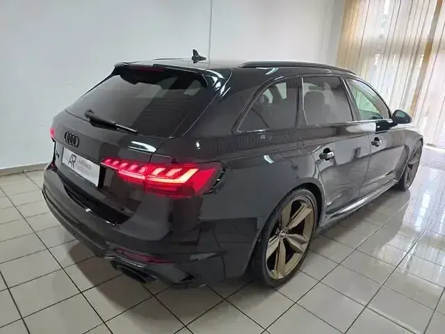 Używany Audi RS4 Exclusive 450 KM (330 kW) 2021 Czarny Kombi