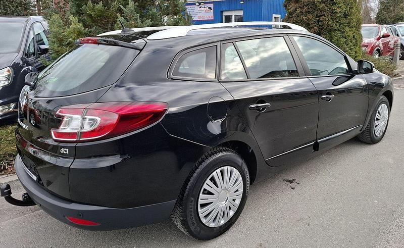 Gebraucht Renault Mégane GrandTour Dynamique 110 PS (80 kW) 2014 Schwarz Kombi