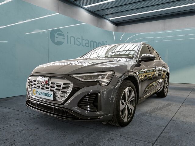 Grau Gebraucht 2024 Audi Q8 e-tron Ambiente SUV | 74.090 € (Teuer) - Bild 1/2