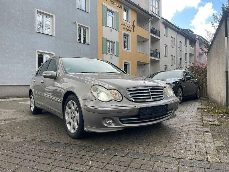 Gebraucht Mercedes C270 Elegance 170 PS (125 kW) 2004 Gold Limousine