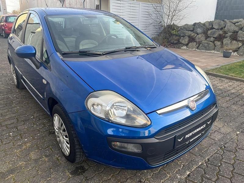 Blau Gebraucht 2011 Fiat Punto Evo Dynamic Kleinwagen | 2.590 € (Fairer Preis) - Bild 1/4