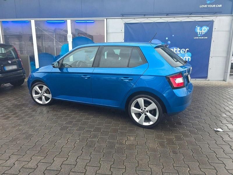 Gebraucht Skoda Fabia Style 105 PS (77 kW) 2015 Blau Kleinwagen