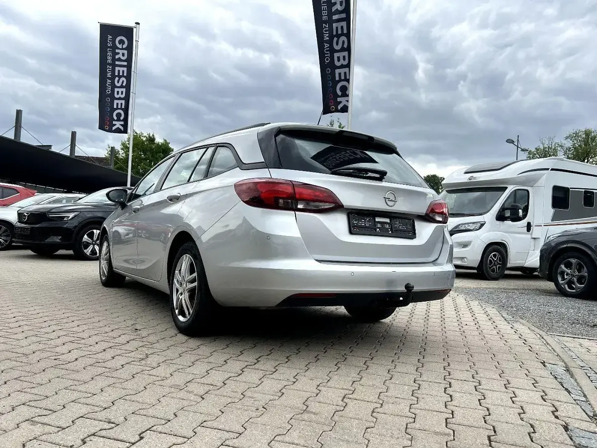 Używany Opel Astra Edition 110 KM (80 kW) 2021 Srebrny Kombi