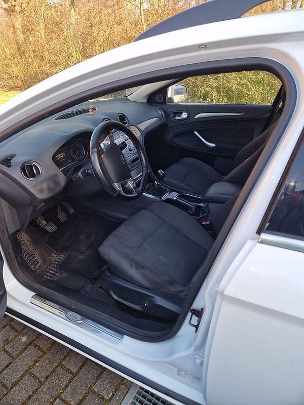 Gebraucht Ford Mondeo Titanium 140 PS (102 kW) 2009 Weiß Kombi