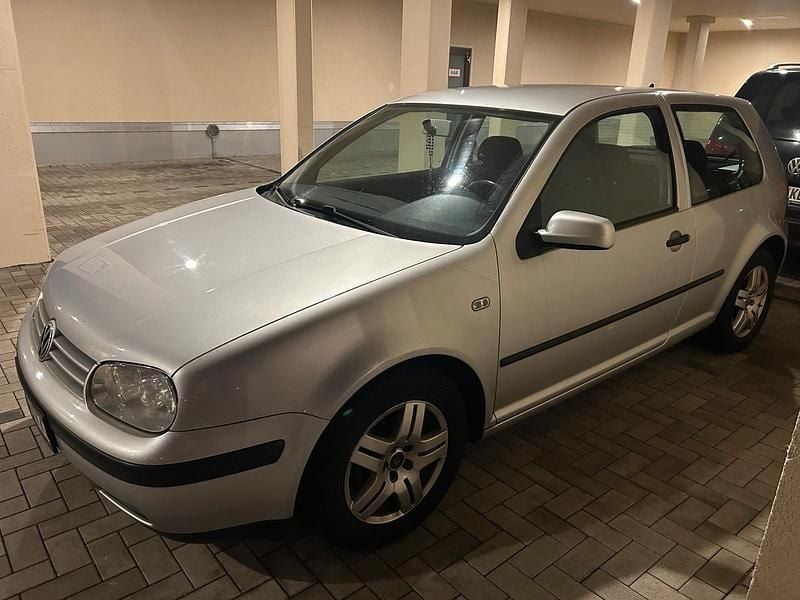 Gebraucht VW Golf IV 101 PS (74 kW) 2001 Silber Kleinwagen