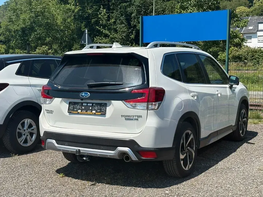 Gebraucht Subaru Forester 150 PS (110 kW) 2022 Weiß SUV