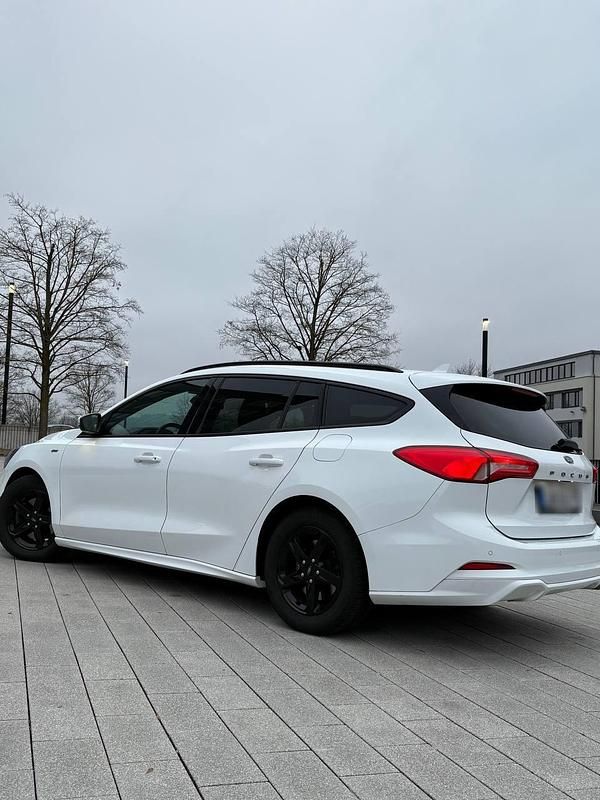 Gebraucht Ford Focus 125 PS (91 kW) 2019 Weiß Kombi