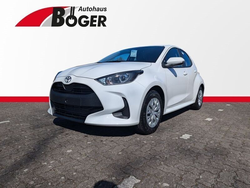 Weiß Neu 2025 Toyota Yaris Hybrid Comfort Limousine | 23.990 € (Guter Preis) - Bild 1/2