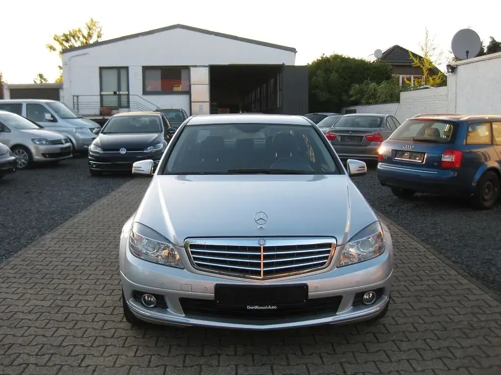 Gebraucht Mercedes C200 Elegance 184 PS (135 kW) 2010 Silber Limousine