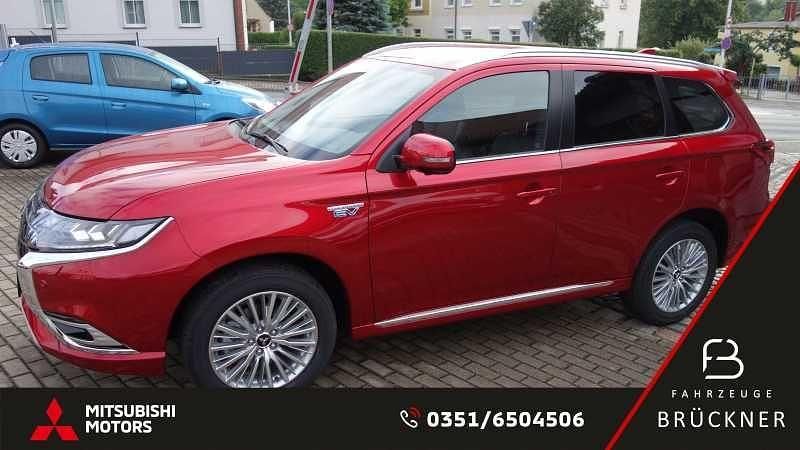 Rot Gebraucht 2021 Mitsubishi Outlander P-HEV Top SUV | 23.990 € (Fairer Preis) - Bild 1/4