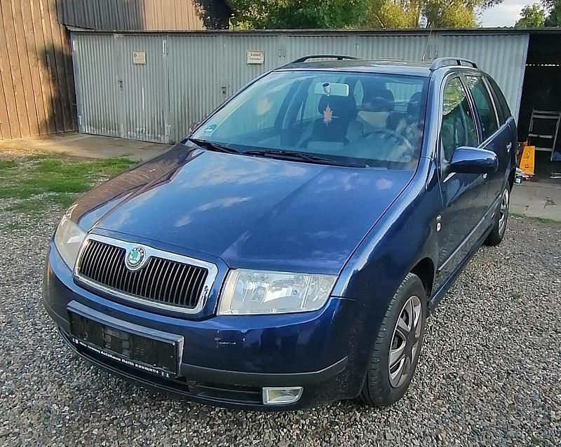 Blau Gebraucht 2001 Skoda Fabia Kombi | 499 € (Guter Preis) - Bild 1/4