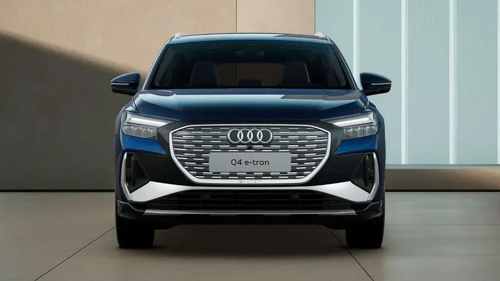 Używany Audi Q4 e-tron S-Line 210 kW (286 KM) 2025 Niebieski SUV