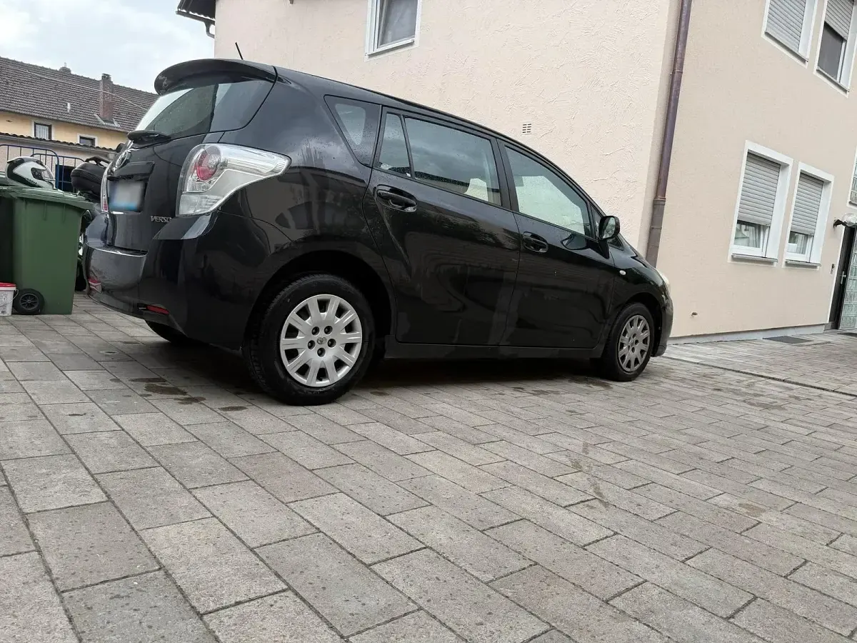 Gebraucht Toyota Verso 150 PS (110 kW) 2009 Schwarz Van / Kleinbus