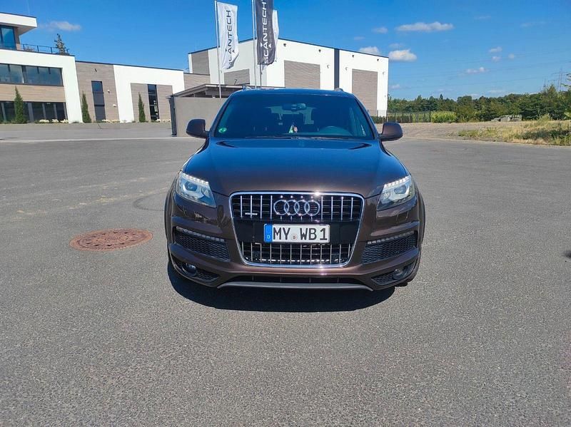 Braun Gebraucht 2011 Audi Q7 S-Line SUV | 13.850 € (Guter Preis) - Bild 1/4