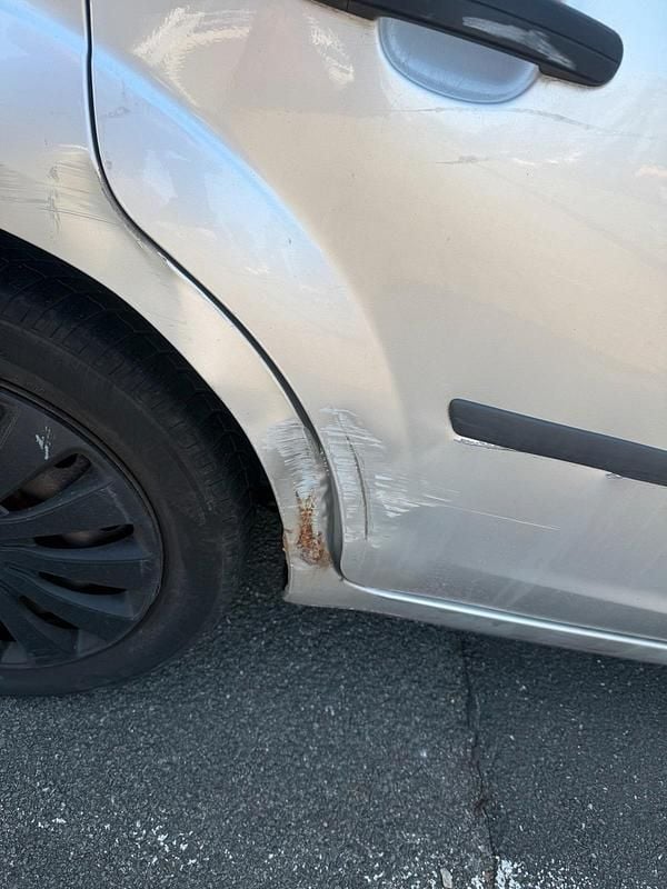 Gebraucht Ford Focus 100 PS (73 kW) 2006 Grau Kleinwagen