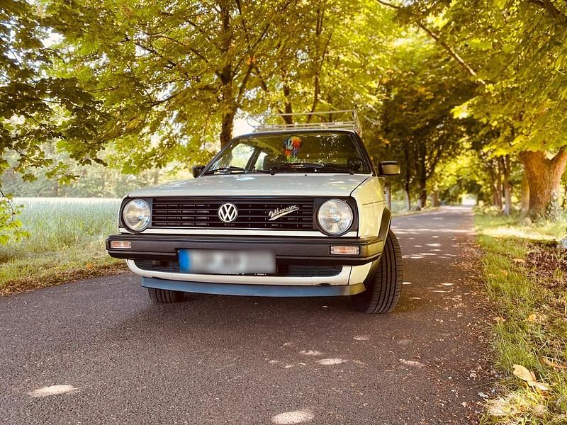 Second-hand VW Golf 55 CP (40 kW) 1988 Alb Coupe