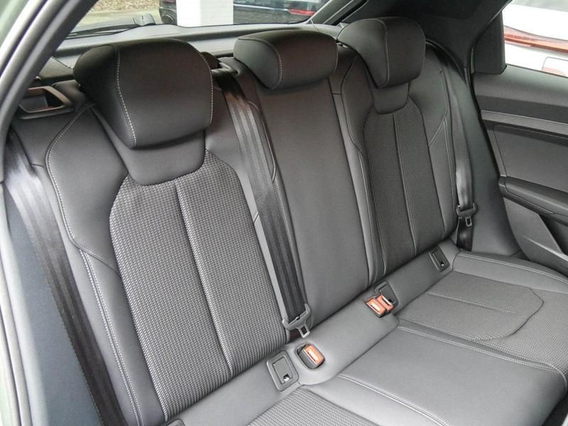 Gebraucht Audi A1 Sportback S-Line 150 PS (110 kW) 2025 Distriktgrün metallic Kleinwagen