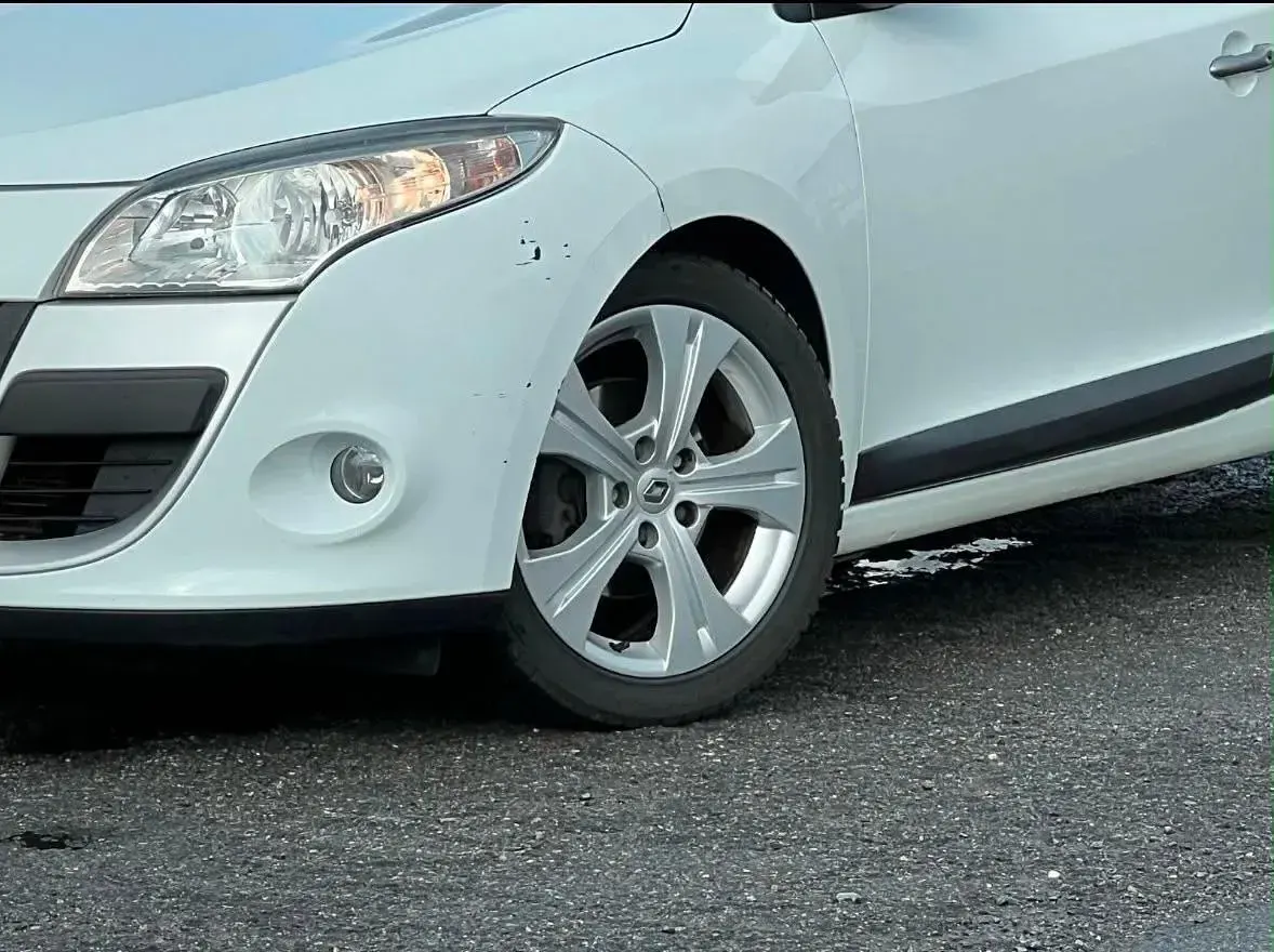 Gebraucht Renault Mégane Coupé 131 PS (96 kW) 2010 Weiß Coupé