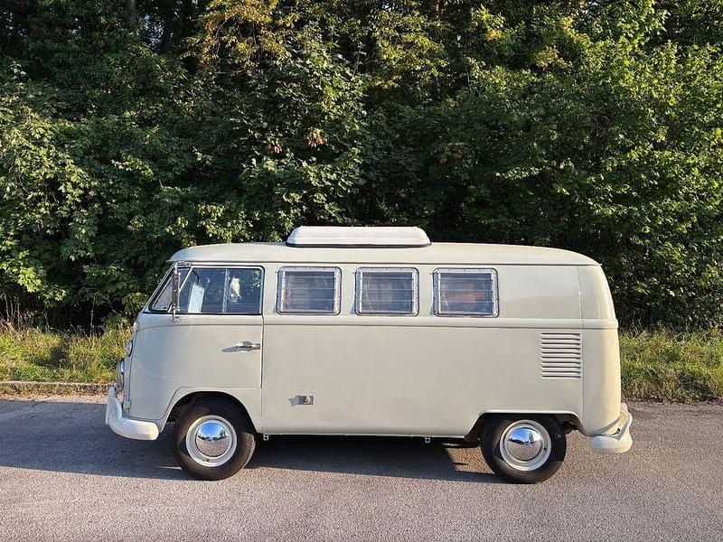Grün Gebraucht 1967 VW T1 Van | 63.500 € - Bild 1/4