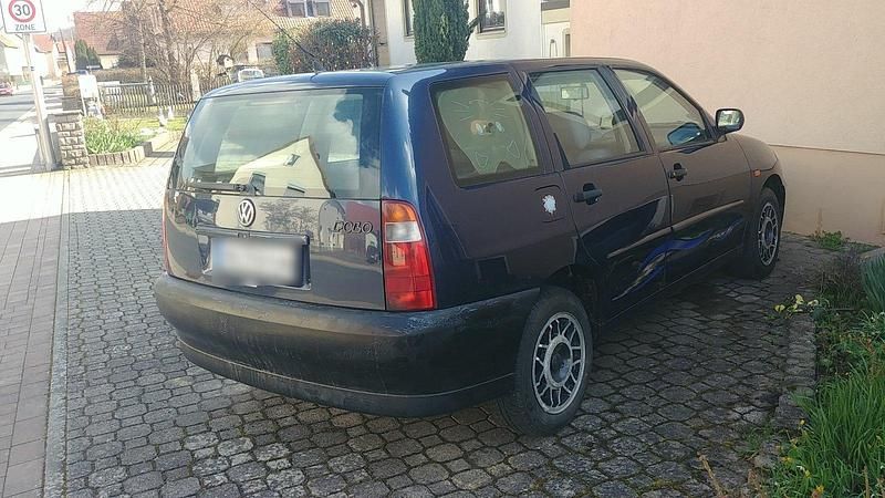 Used VW Polo 60 HP (44 kW) 2000 Blue Estate