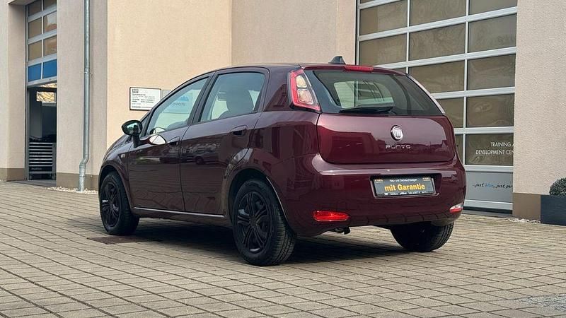 Gebraucht Fiat Punto Easy 69 PS (50 kW) 2012 Rot Kleinwagen