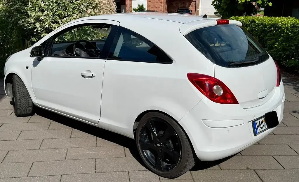 Gebraucht Opel Corsa Active 69 PS (50 kW) 2013 Weiß Kleinwagen