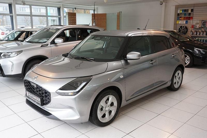 Neu Suzuki Swift 83 PS (61 kW) 2025 Silber Kleinwagen
