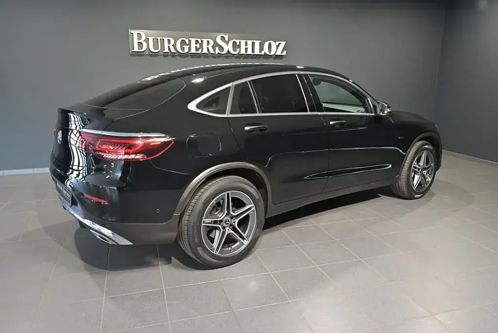 Gebraucht Mercedes GLC300e AMG 211 PS (155 kW) 2021 Schwarz uni Coupé