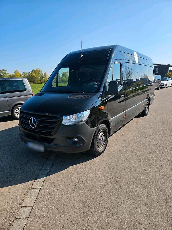 Używany Mercedes Sprinter 163 KM (119 kW) 2020 Czarny Van