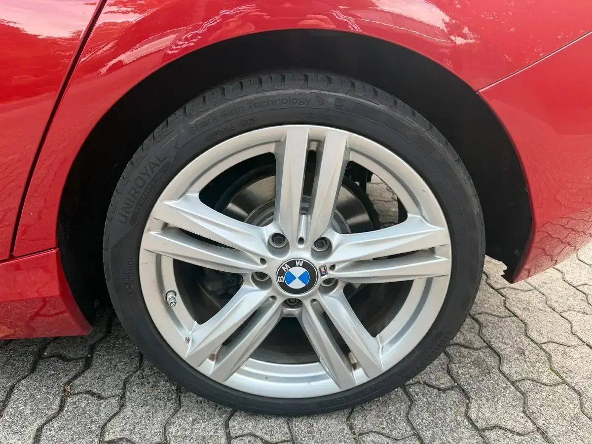 Gebraucht BMW 120 Comfort Edition 184 PS (135 kW) 2018 Rot Limousine
