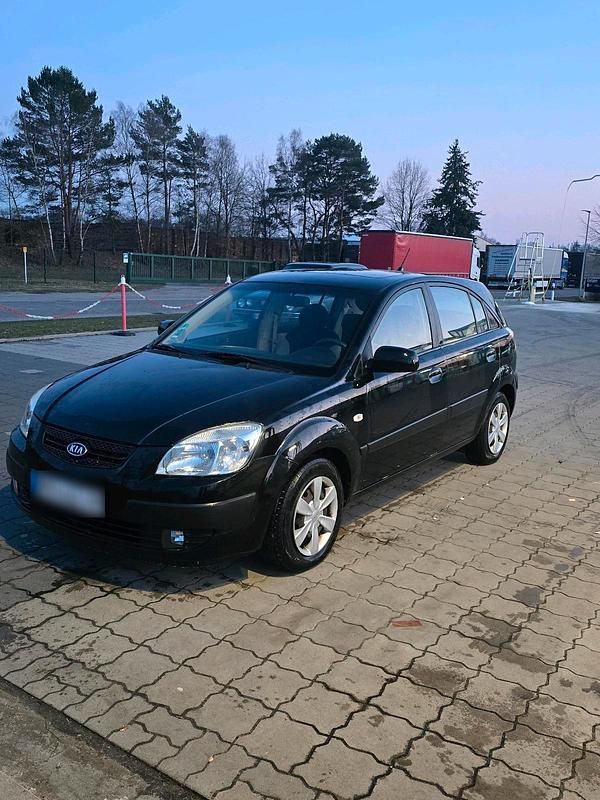 Gebraucht Kia Rio 97 PS (71 kW) 2006 Schwarz Kleinwagen