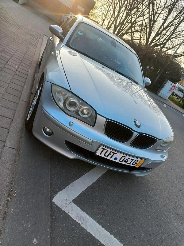 Gebraucht BMW 118 130 PS (95 kW) 2006 Grau Kleinwagen