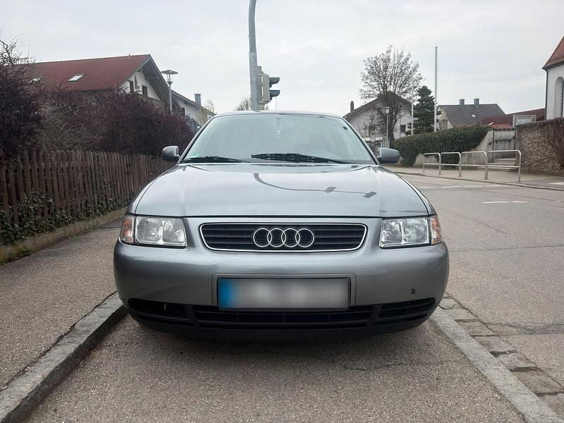 Usata Audi A3 101 CV (74 kW) 1998 Grigio Utilitaria