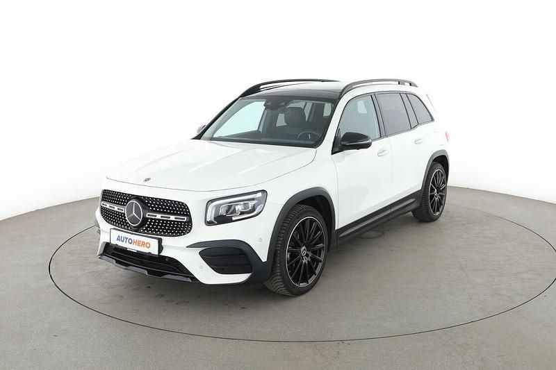 Weiß Gebraucht 2022 Mercedes GLB200 AMG line SUV | 37.440 € (Fairer Preis) - Bild 1/3