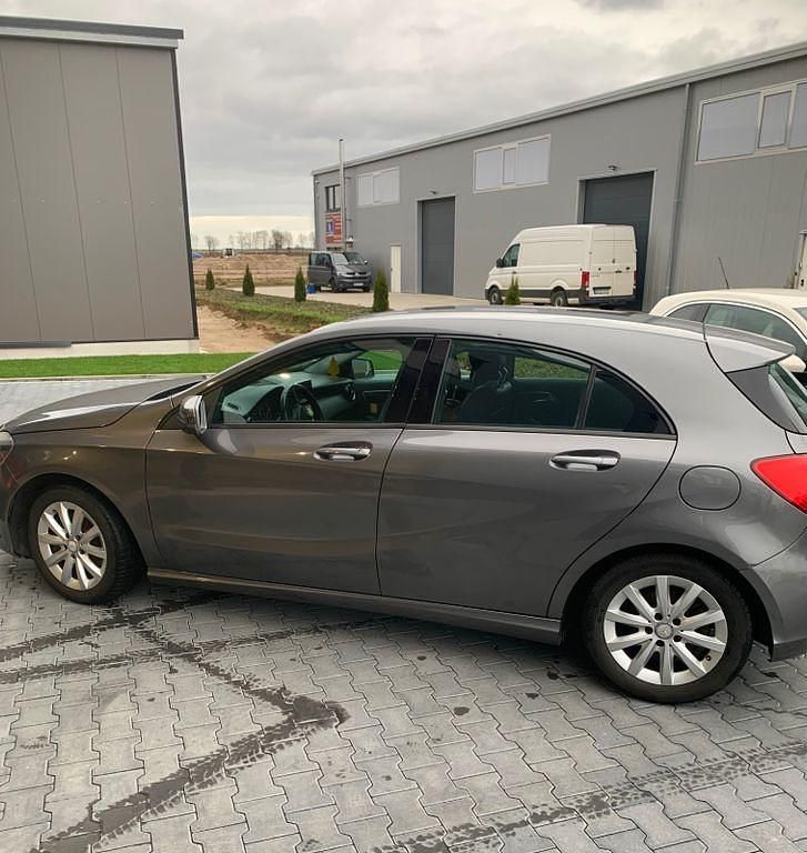 Gebraucht Mercedes 200 136 PS (100 kW) 2013 Kleinwagen