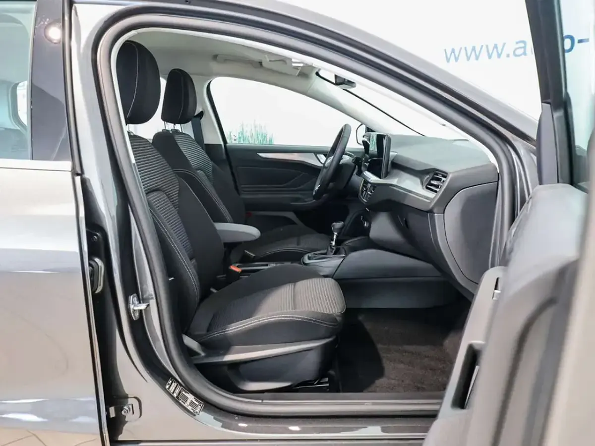 Novo Ford Focus Titanium 125 HP (91 kW) 2025 Cinzento Carrinha