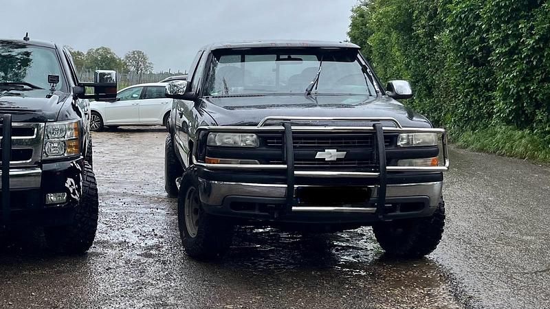 Gebraucht Chevrolet Silverado 260 PS (191 kW) 1999 Schwarz SUV