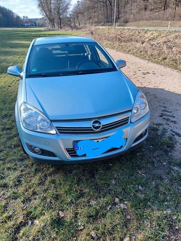 Gebraucht Opel Astra Edition 116 PS (85 kW) 2010 Blau Limousine
