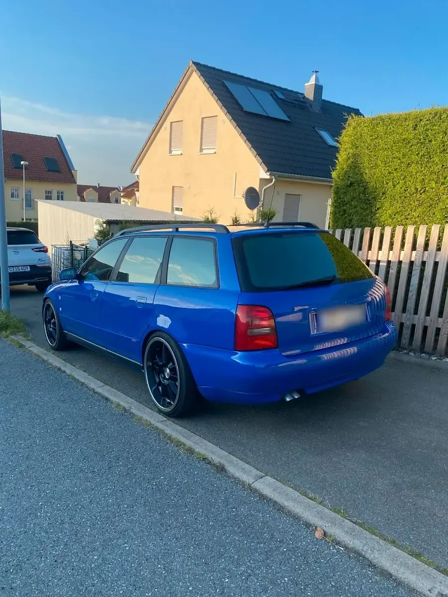 Usata Audi A4 110 CV (80 kW) 1996 Blu Station wagon