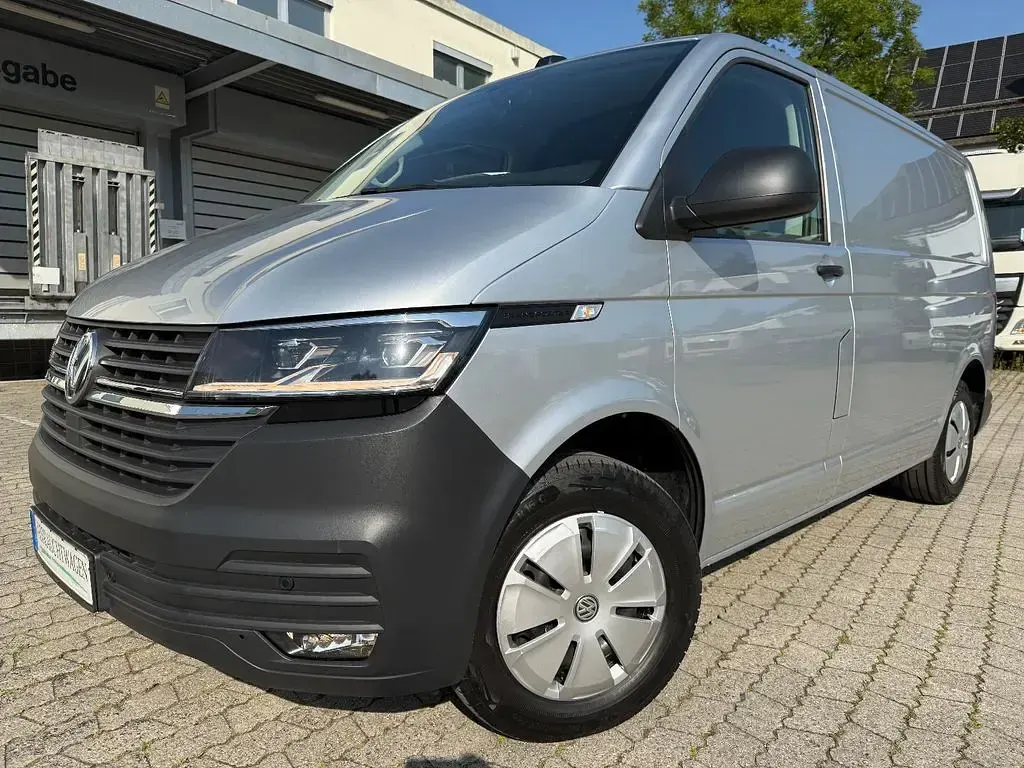 Gebraucht VW Transporter 150 PS (110 kW) 2020 Reflexsilber Van