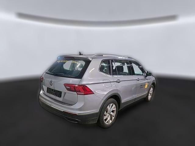 Gebraucht VW Tiguan Allspace Life 150 PS (110 kW) 2025 Silber metallic SUV