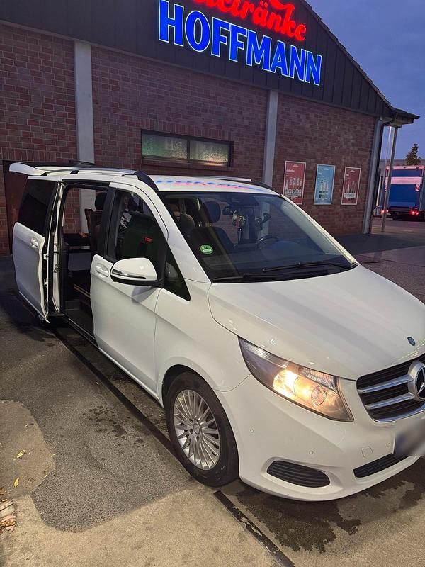 Gebraucht Mercedes V250 190 PS (139 kW) 2017 Weiß Van / Kleinbus
