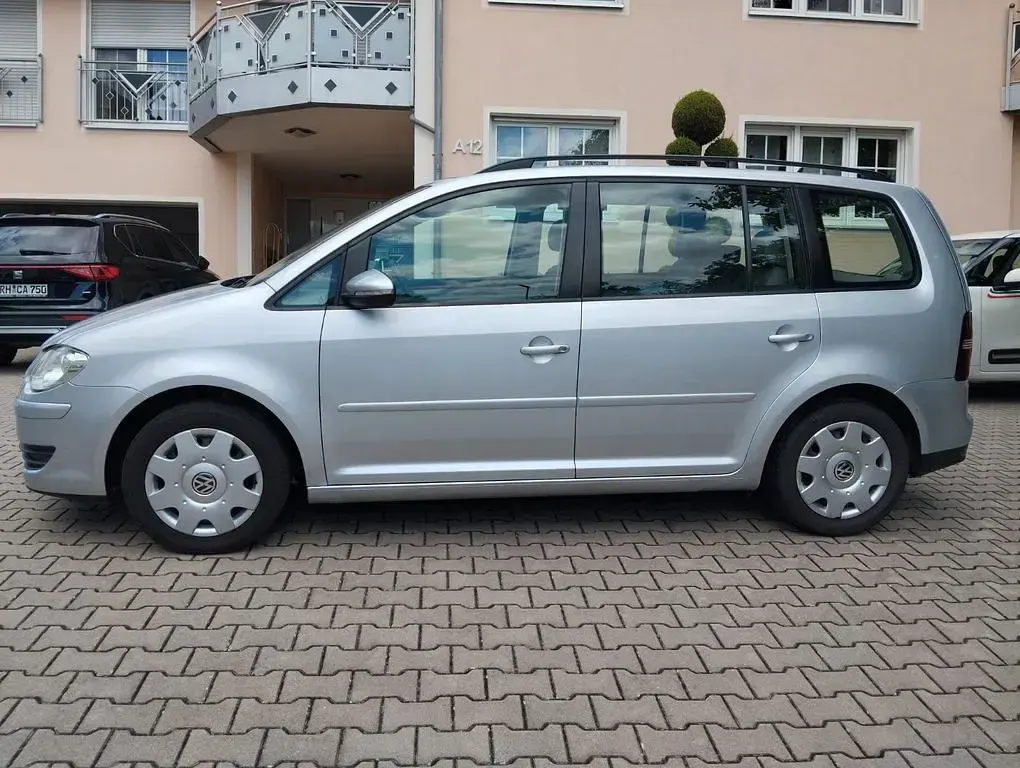 Gebraucht VW Touran 140 PS (102 kW) 2010 Silber Van / Kleinbus