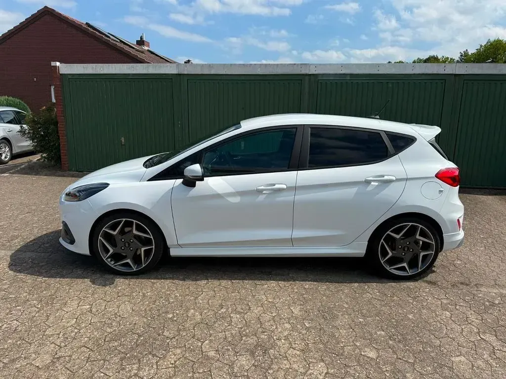 Gebraucht Ford Fiesta ST 200 PS (147 kW) 2018 Weiß Kleinwagen